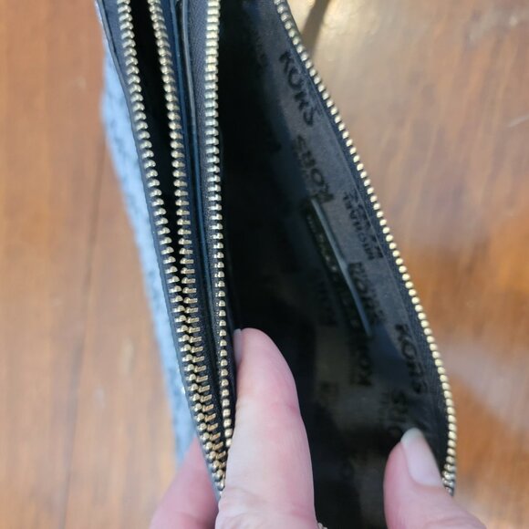 Michael Kors Jet Set Black/Black Double Zip Wristlet Large - Picture 15 of 16